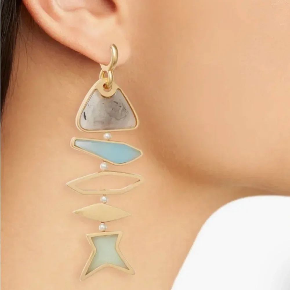 NWT! Tory Burch Gold Geometric Fish Drop Swarovski Pearls Dangle Earrings - Picture 4 of 5